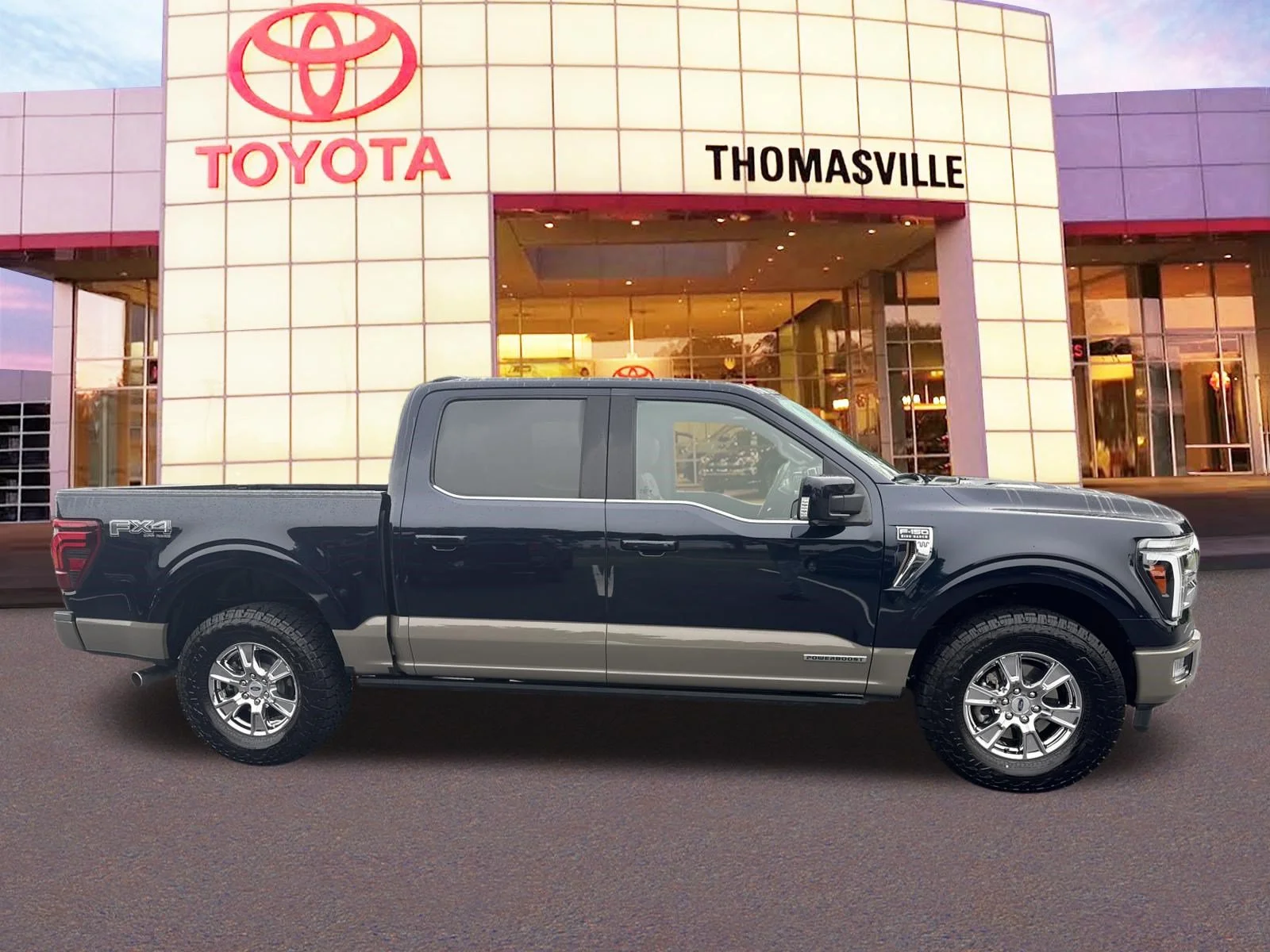 Used 2025 Blue Metallic Ford King Ranch image 4
