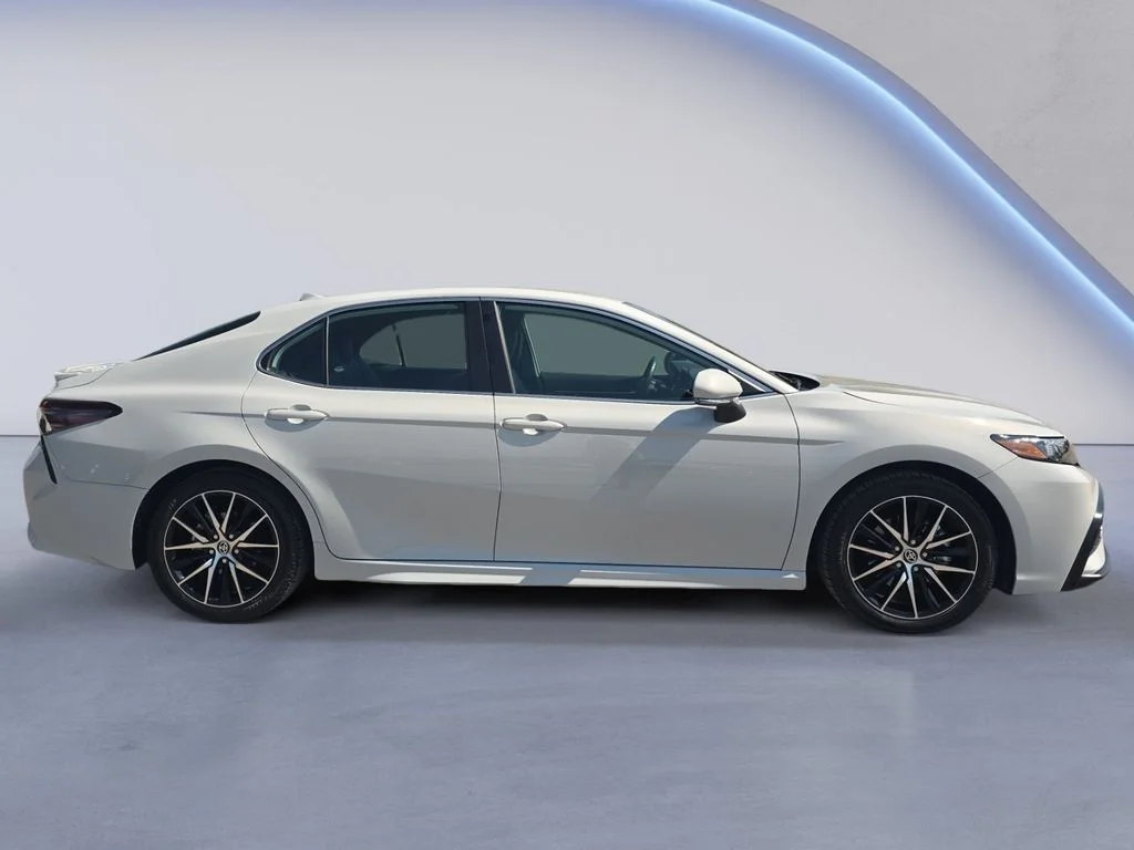 Used 2024 Ice Edge Toyota Hybrid SE image 7