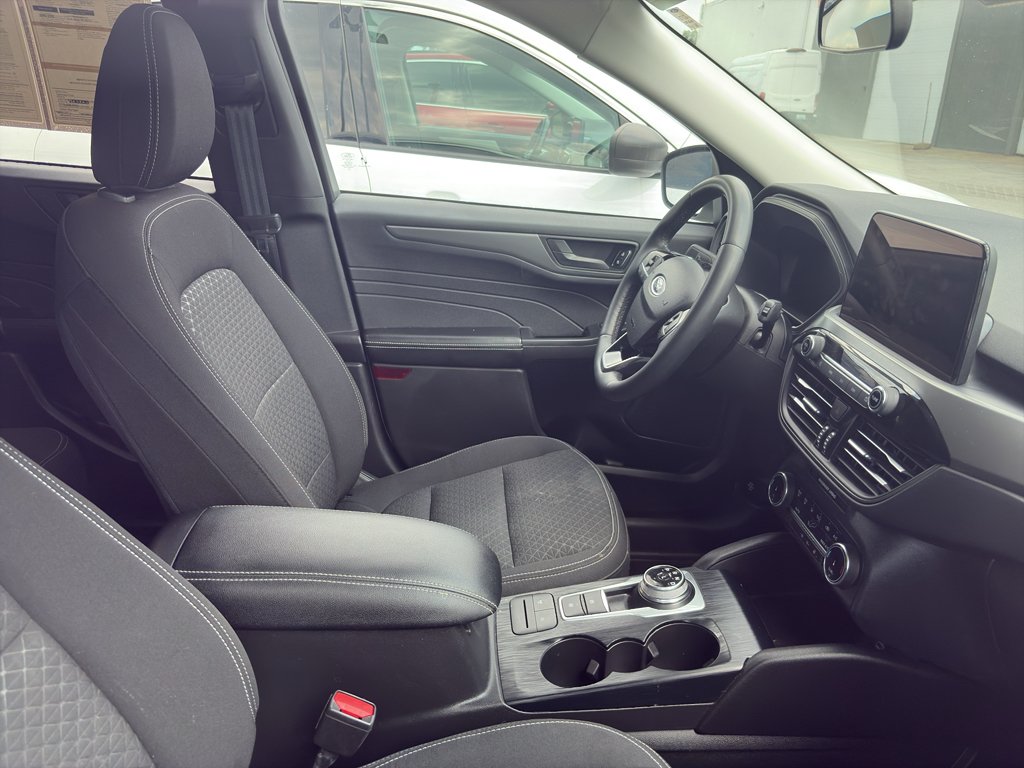 Used 2023 Star White Metallic Tri-Coat Ford Active image 3