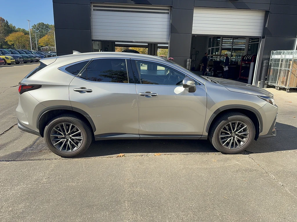 Used 2024 Atomic Silver Lexus Premium image 5