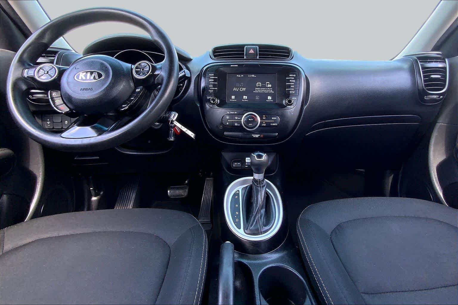 Used 2018 Mysterious Blue Kia + image 15