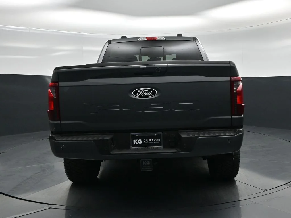 New 2026 Carbonized Gray Metallic Ford XLT image 22