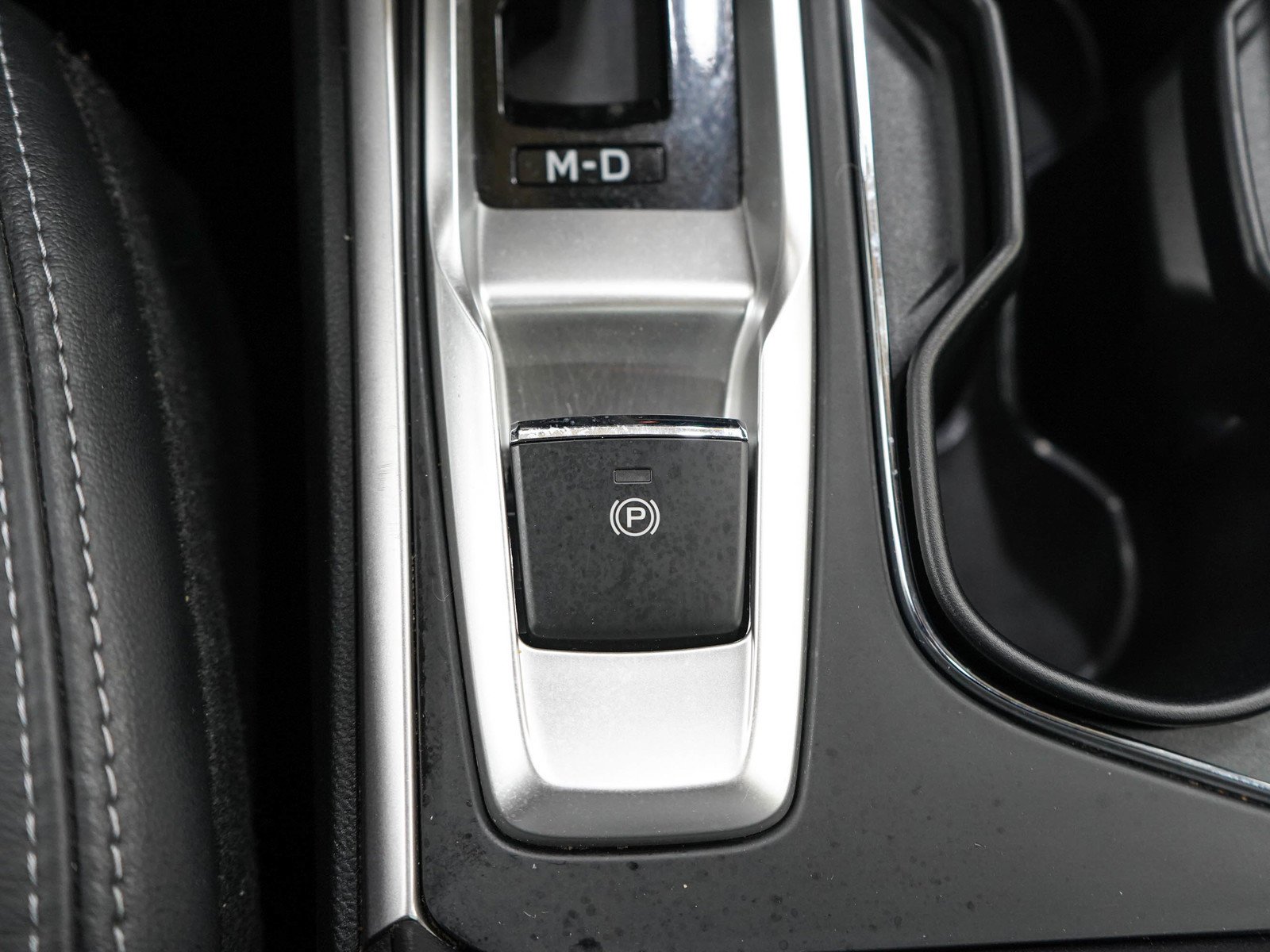 Used 2021 Crystal White Pearl Subaru Limited image 27