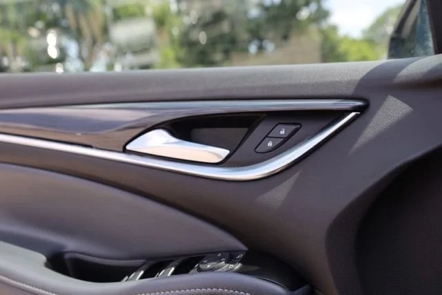 Used 2023 Ebony Twilight Metallic Buick Essence image 26