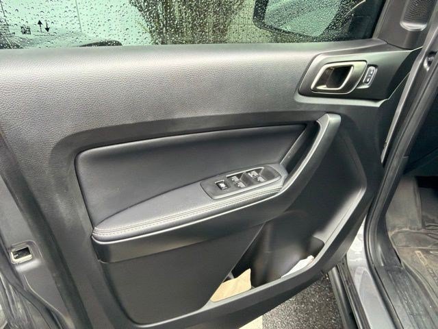 Used 2021 Gray Metallic Ford LARIAT image 10