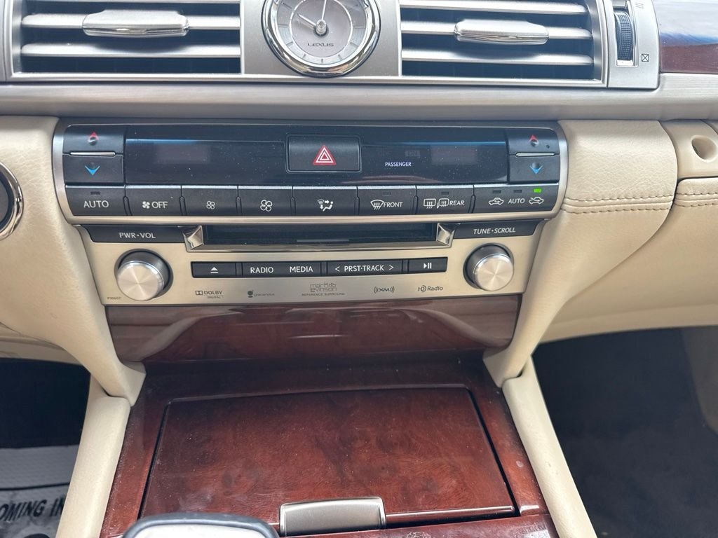 Used 2014 White Lexus 460 image 20