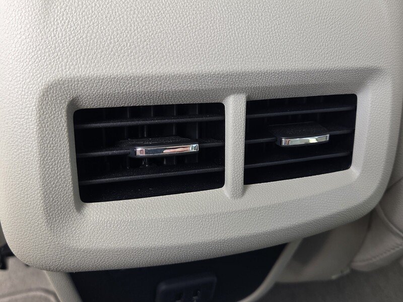 Used 2022 White Frost GMC AWD 4DR DENALI image 13