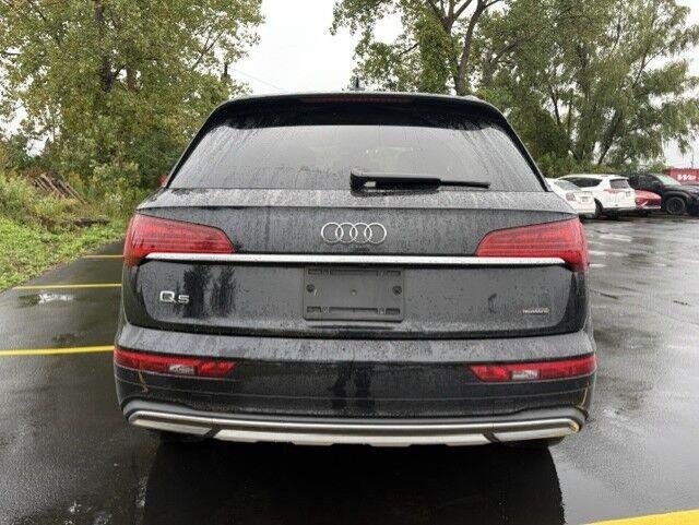 Used 2021 Mythos Black Metallic Audi Premium Plus image 13