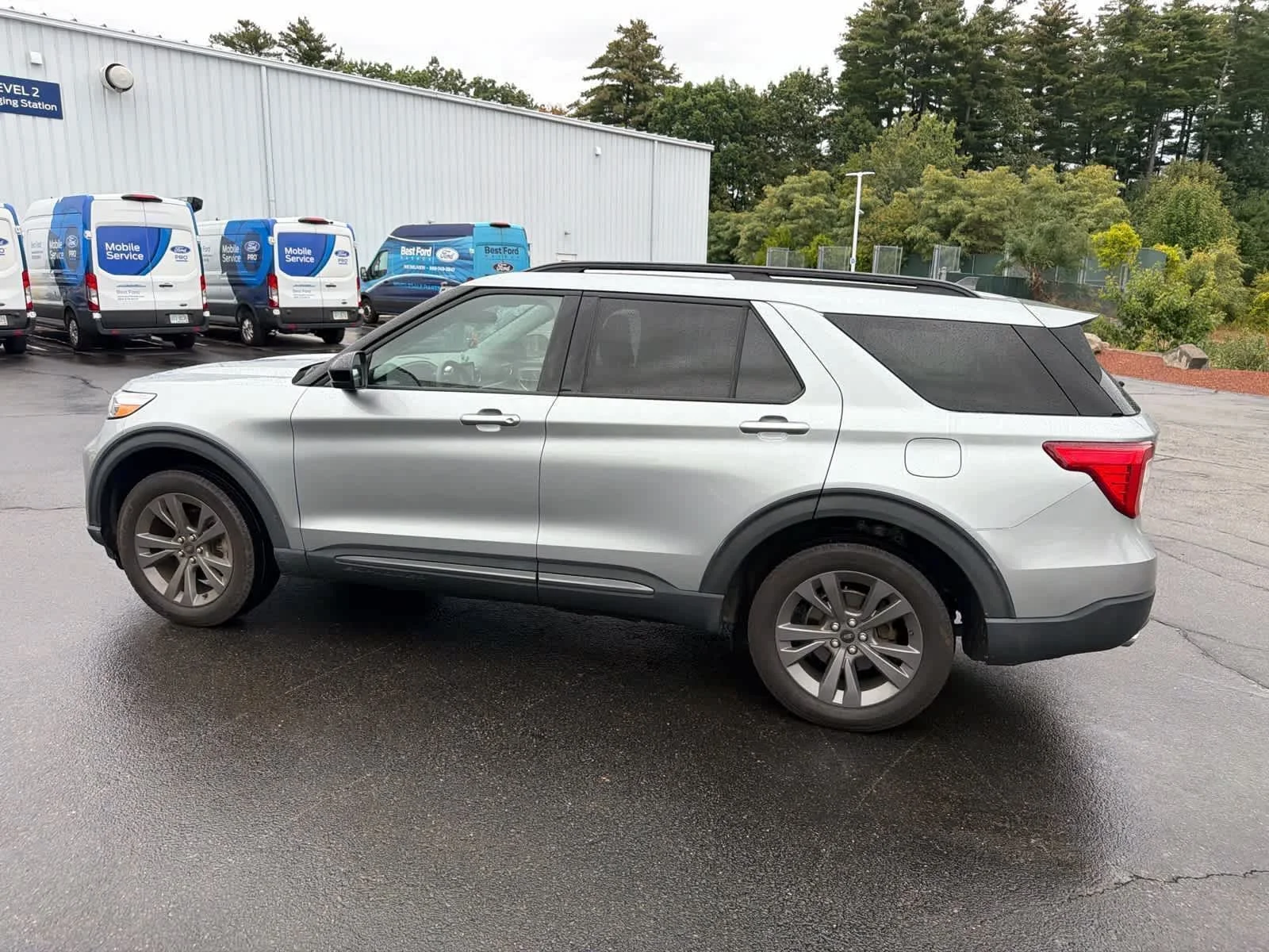Used 2023 Iconic Silver Metallic Ford XLT image 9