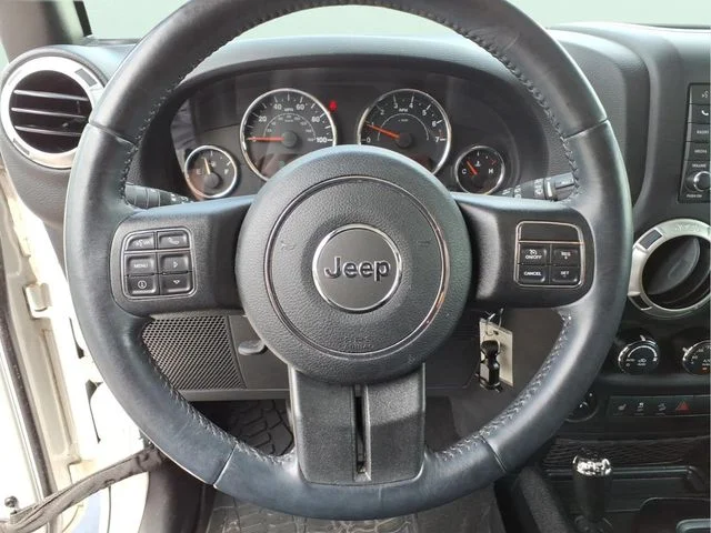 Used 2018 White Jeep Unlimited Sahara image 21