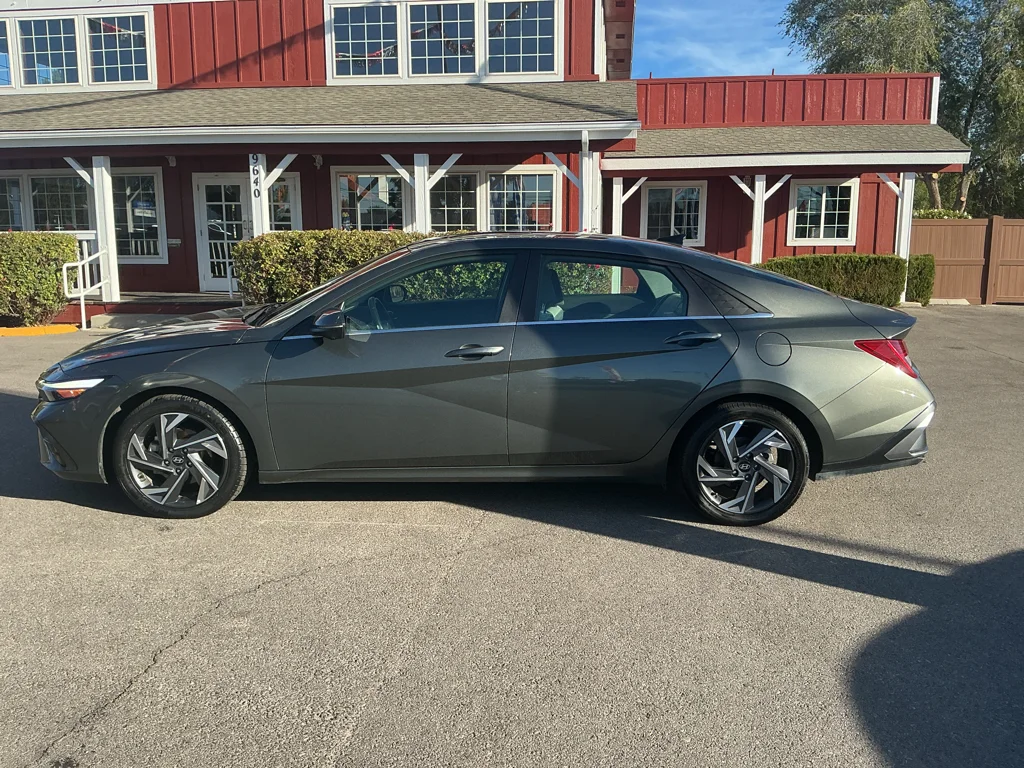 Used 2024 Amazon Gray Hyundai Limited image 8