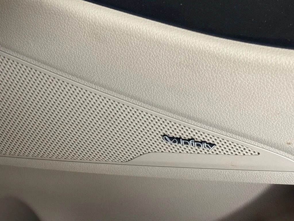 Used 2018 Red Hyundai SEL Plus image 17