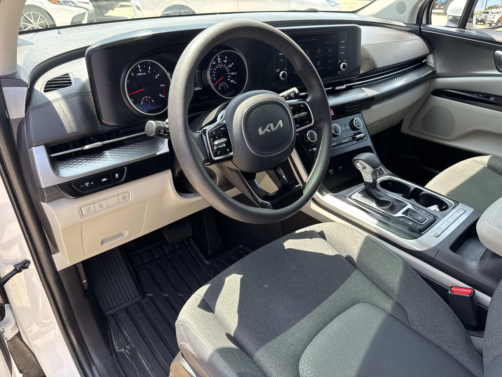 Used 2024 White Kia LX image 17