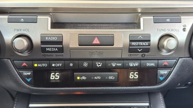 Used 2017 Atomic Silver Lexus 300h image 31