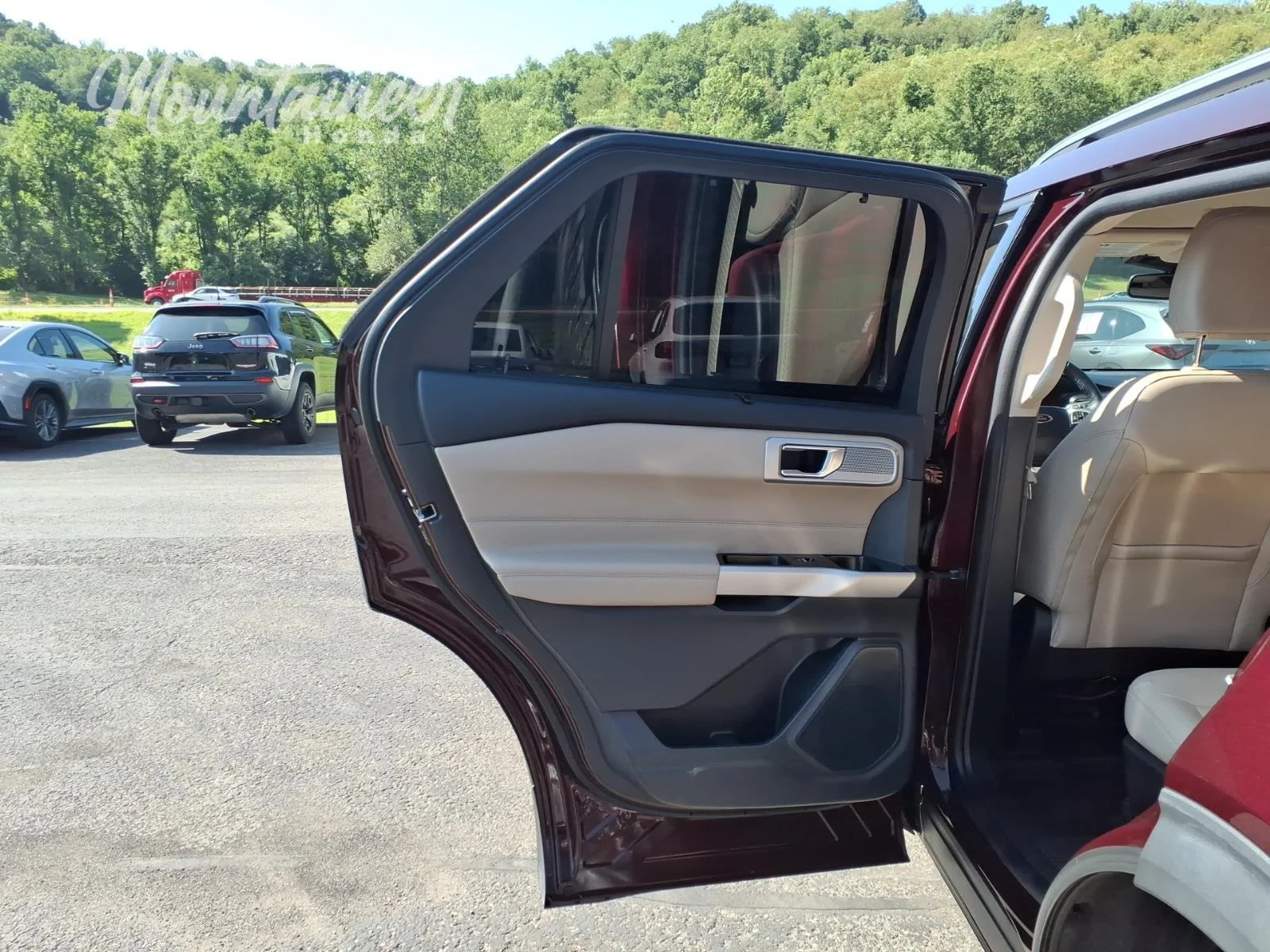 Used 2022 Burgundy Velvet Metallic Tinted Clearcoat Ford Limited image 15