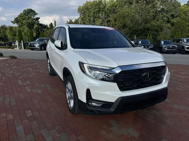 Used 2024 White Honda EX-L image 21