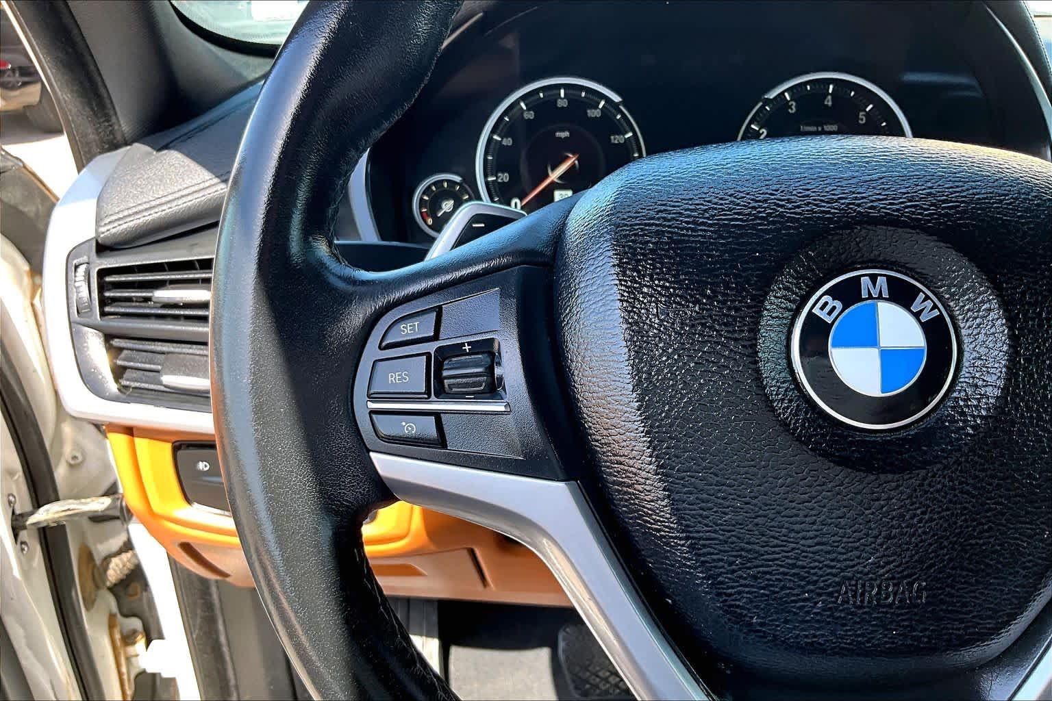 Used 2019 Alpine White BMW sDrive35i image 23