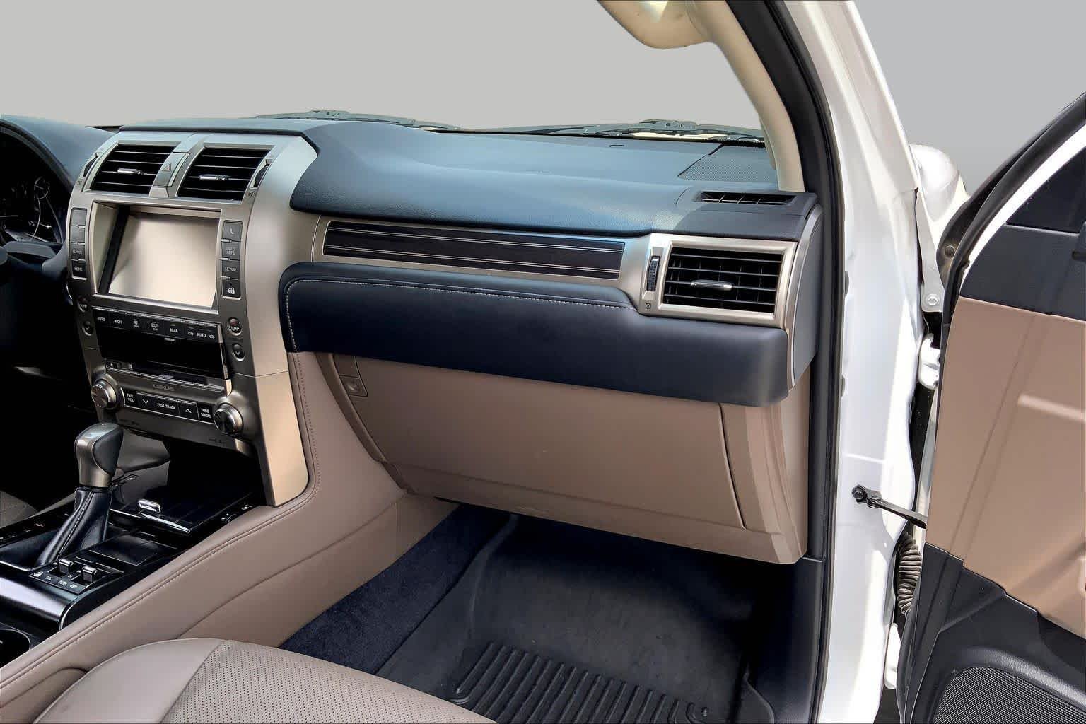 Used 2020 Starfire Pearl Lexus Premium image 34