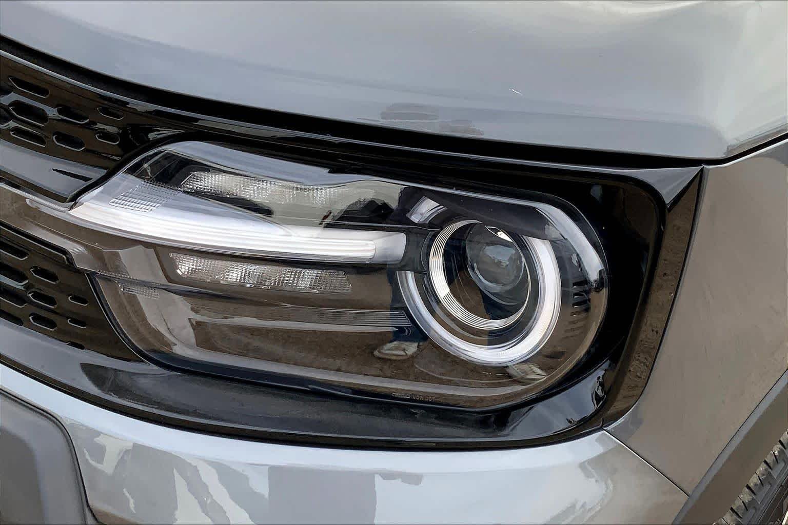 New 2025 Carbonized Gray Metallic Ford Outer Banks® image 13