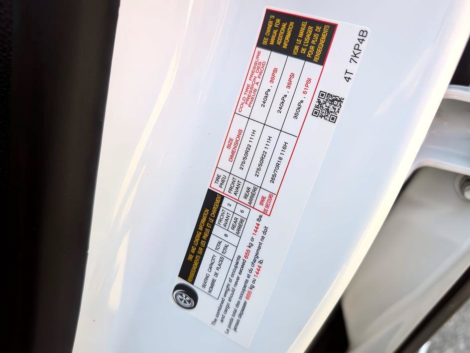 Used 2026 Radiant White INFINITI LUXE image 24