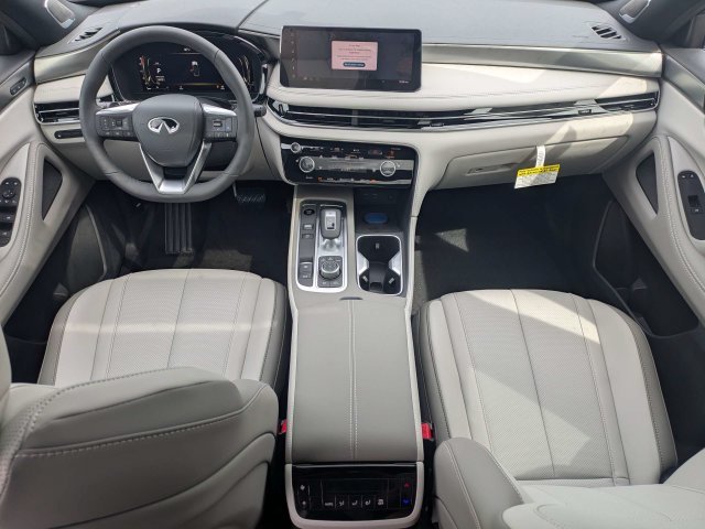 New 2027 RADIANT WHITE INFINITI Luxe AWD image 16