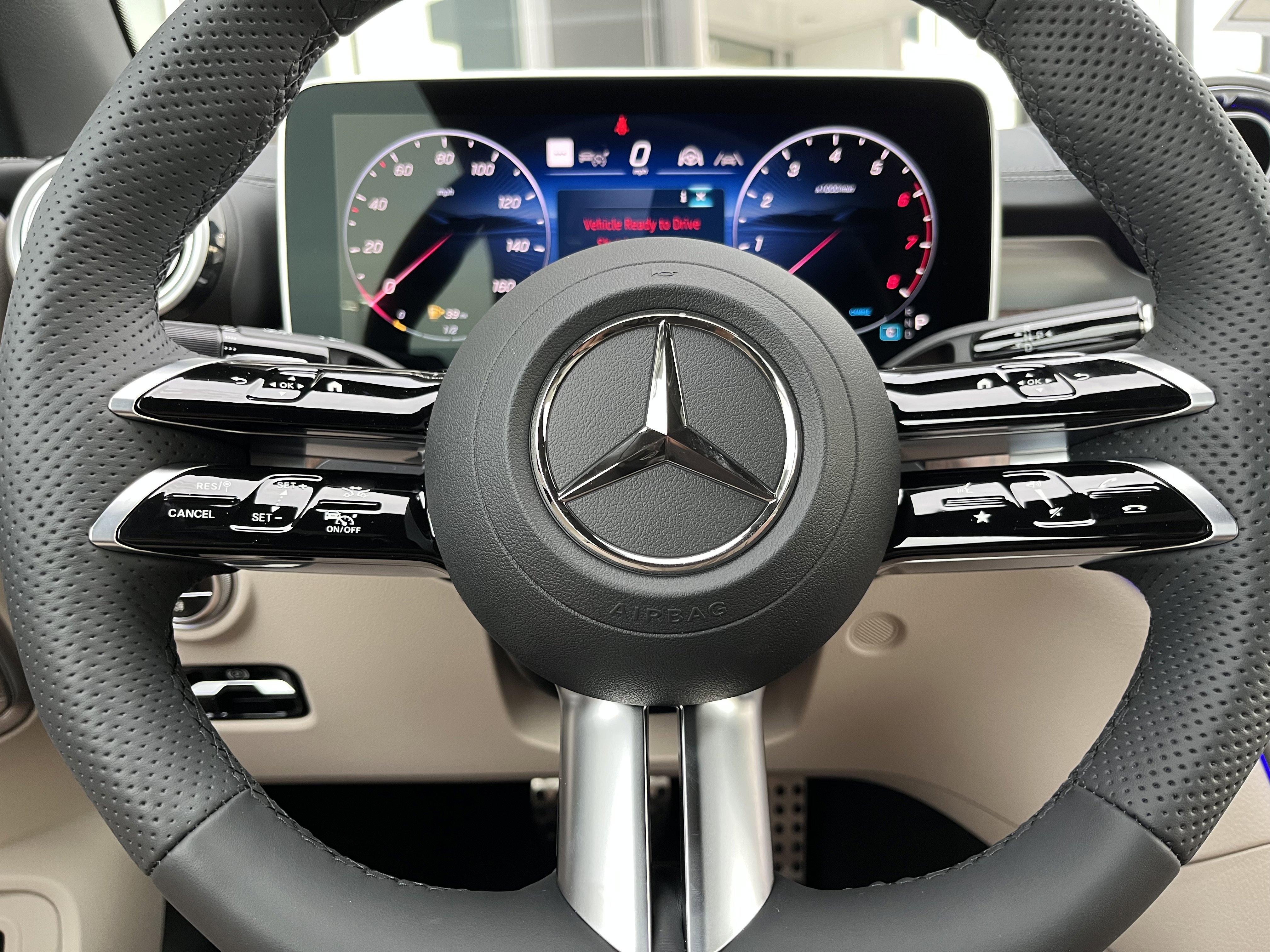 New 2026 MANUFAKTUR Moonlight White Metallic Mercedes-Benz CLE 450 image 25