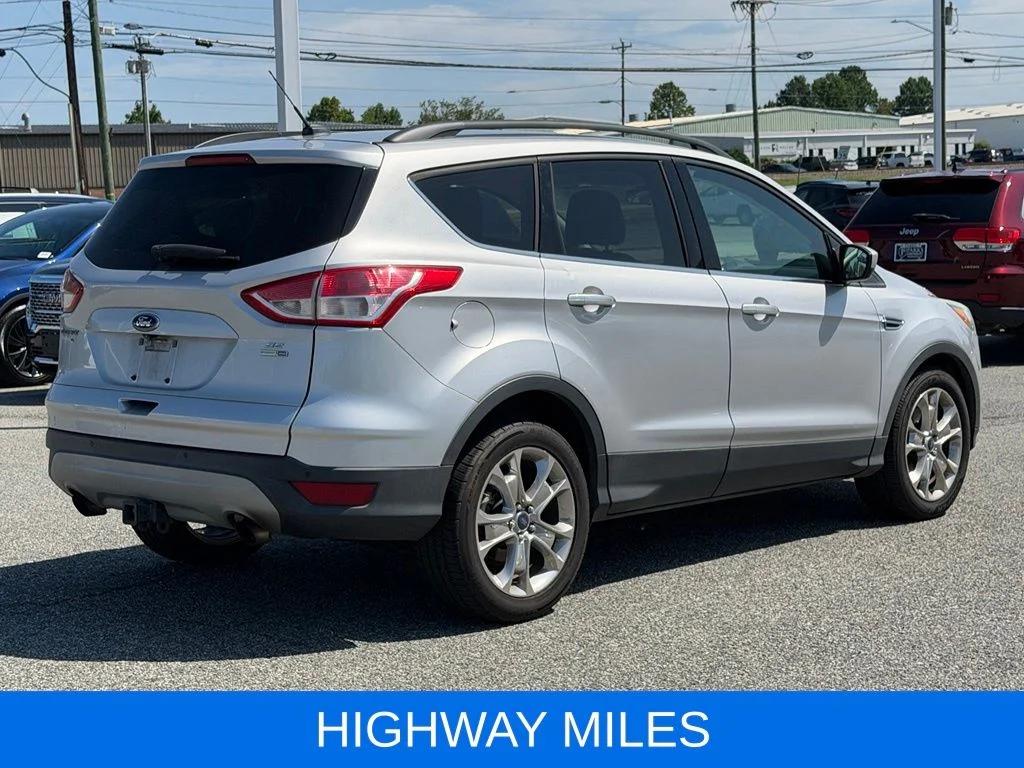 Used 2016 Silver Ford SE image 9