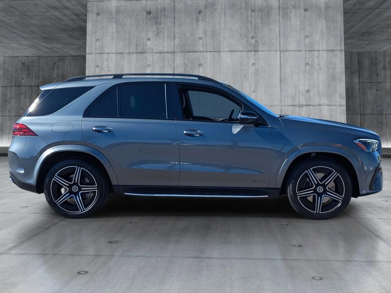 Used 2025  Mercedes-Benz GLE 350 image 6