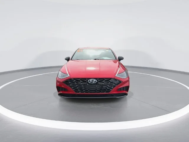 Used 2021 Red Hyundai SEL Plus image 3