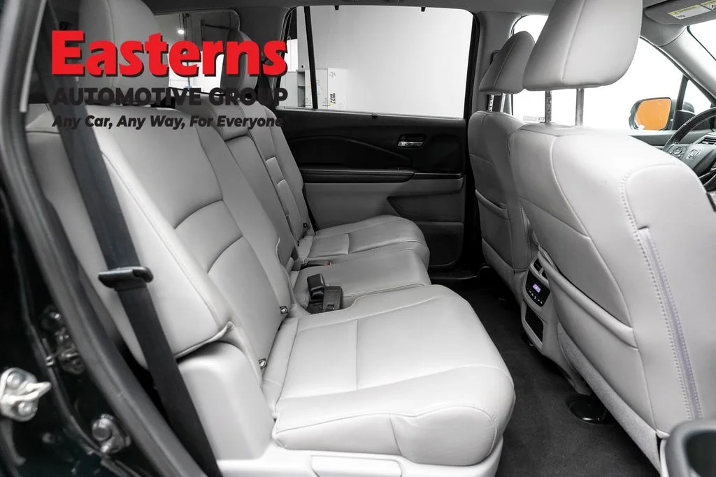 Used 2019 Black Honda EX-L image 22