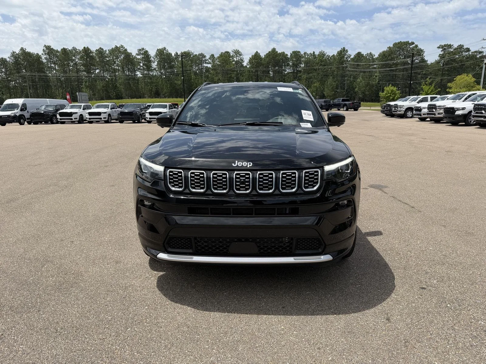 Used 2025 Diamond Black Crystal Pearlcoat Jeep Limited image 2