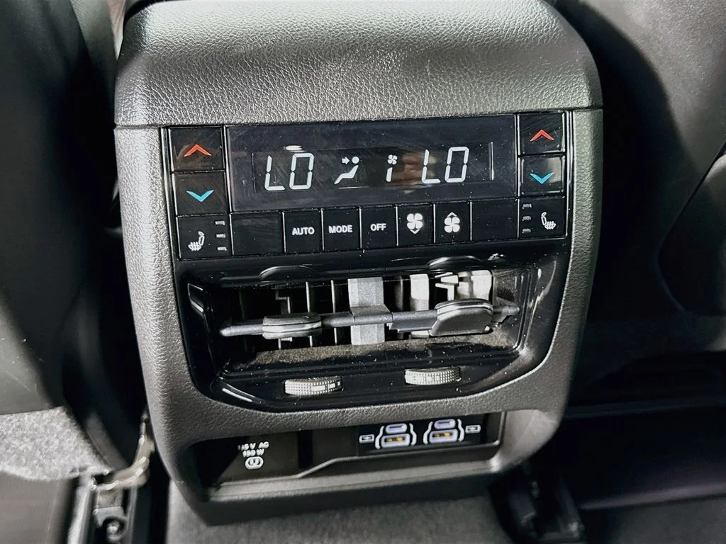 Used 2022 Black Jeep Summit image 25