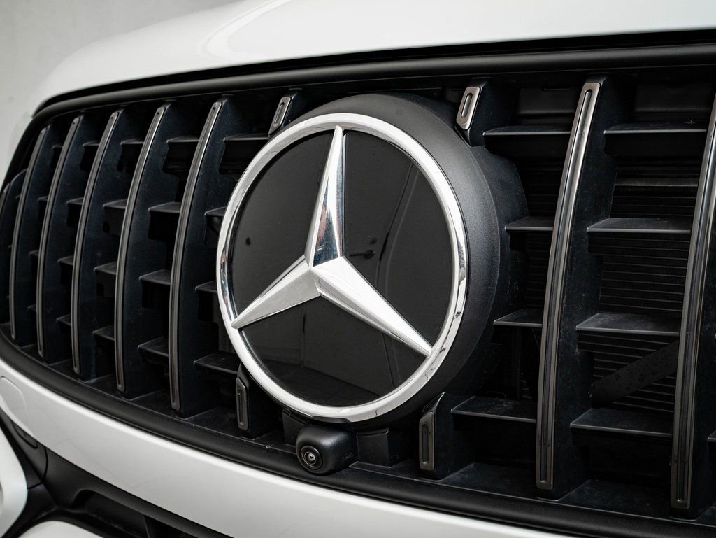 New 2026 MANUFAKTUR Moonlight White Metallic Mercedes-Benz GLC 43 AMG® image 3