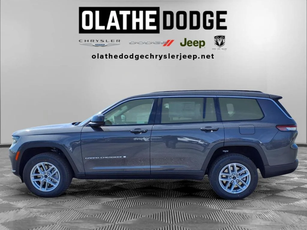 New 2026 Baltic Gray Metallic Clear-Coat Exterior Paint Jeep Laredo image 20