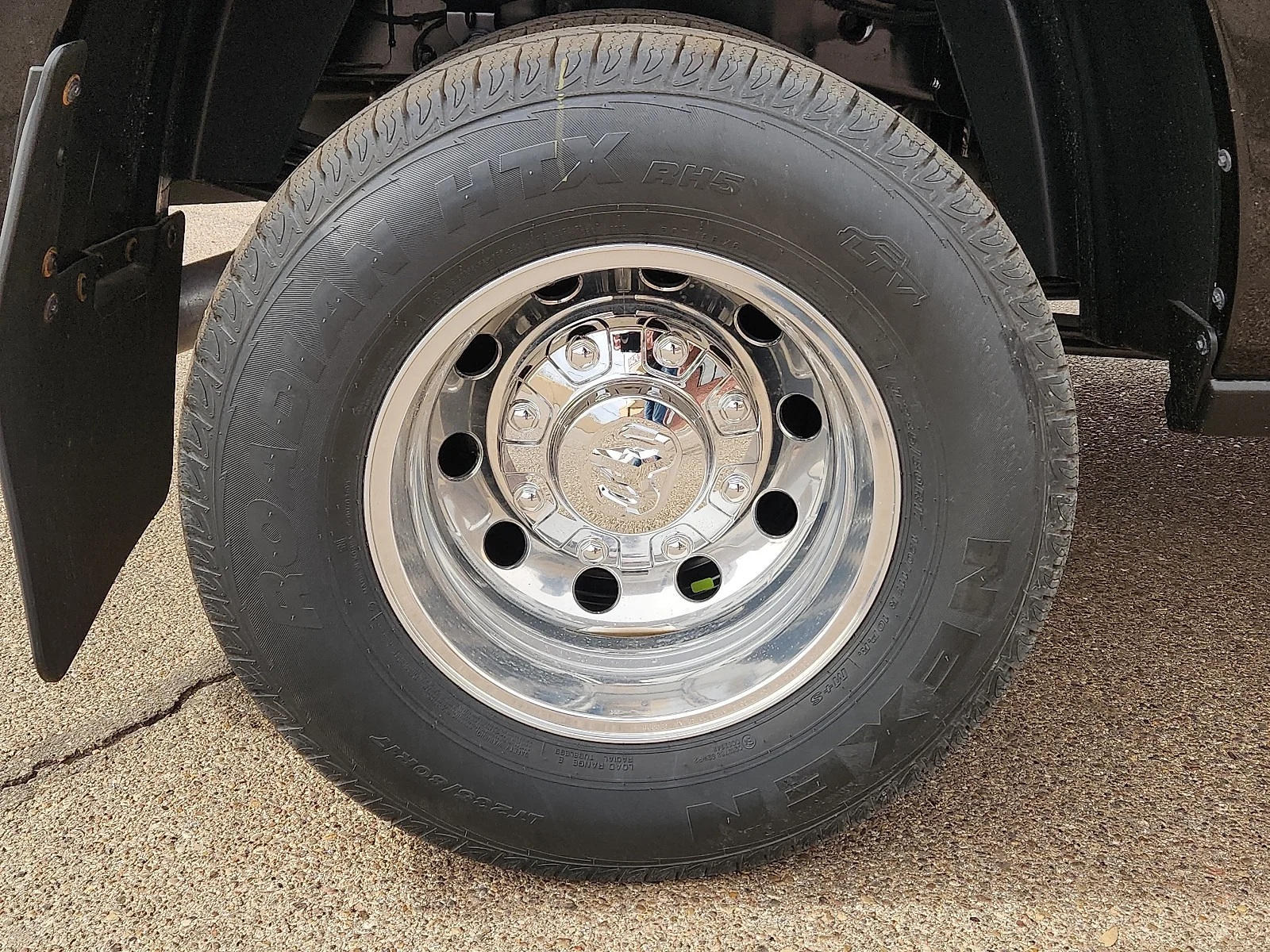New 2026 PXJ Diamond Bla Ram LARAMIE CREW CAB 4X4 8