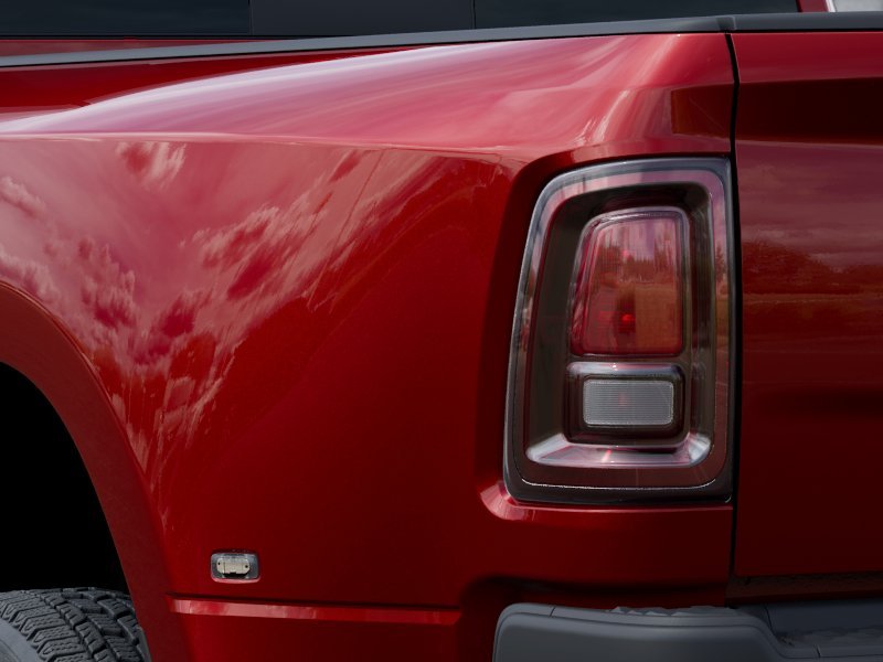 New 2026 Molten Red Pearl-Coat Exterior Paint RAM Tradesman image 35
