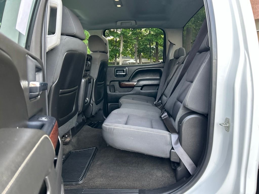 Used 2015 White GMC SLE image 20