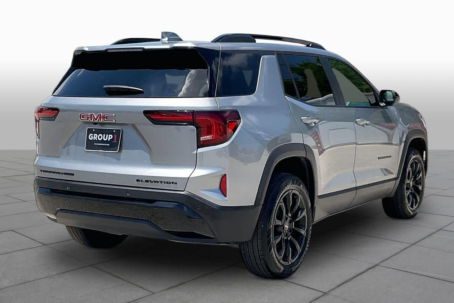 Used 2026 Sterling Metallic GMC AWD Elevation image 13