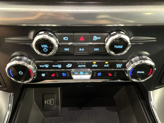 New 2026 Agate Black Metallic Ford Lariat® image 19