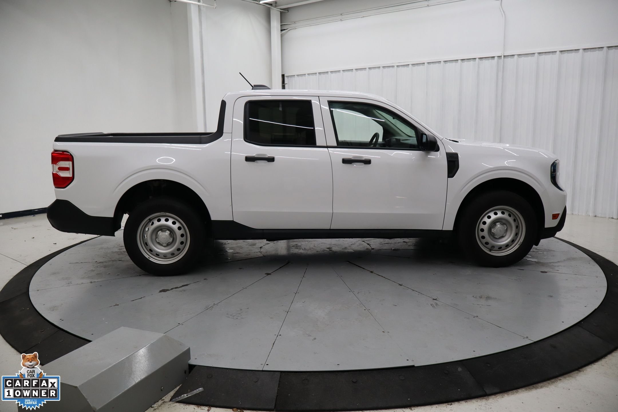 Used 2025 White Ford XL image 2
