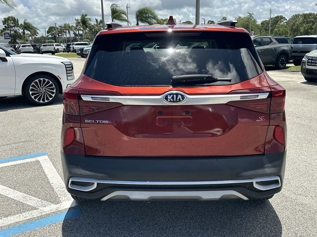 Used 2021 Orange Kia S image 7