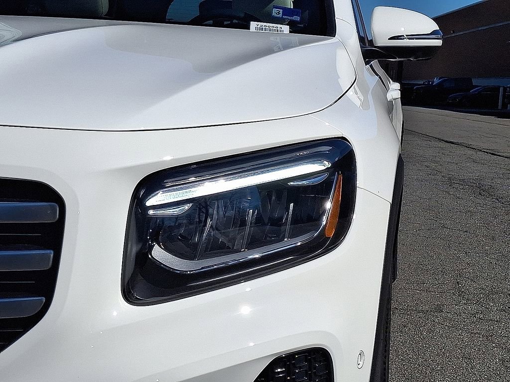 New 2026 Polar White Mercedes-Benz GLB 250 image 21