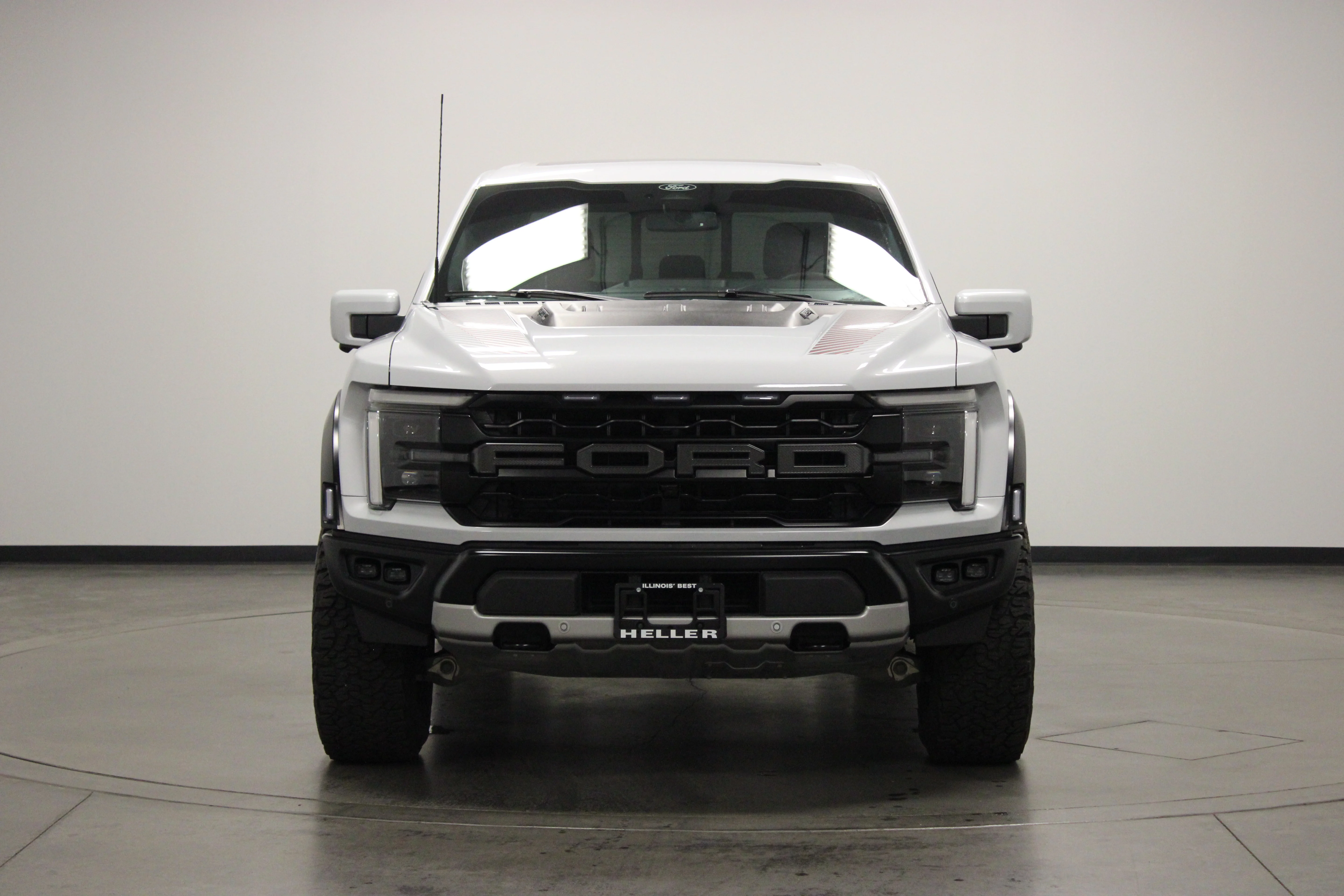 Used 2025 Space White Metallic Ford Raptor image 3