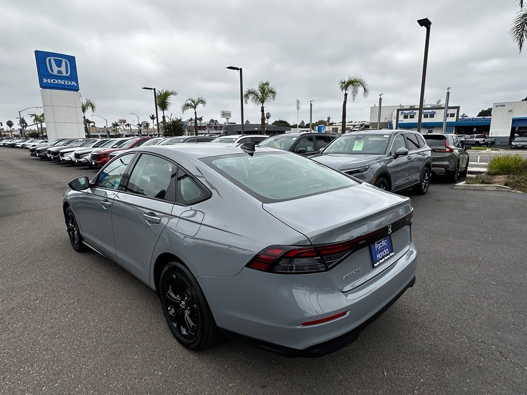 Used 2025 Gray Honda SE image 6