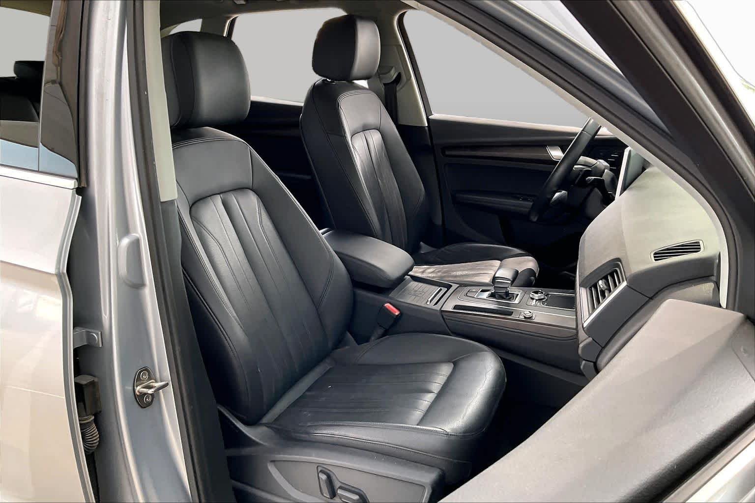Used 2019 Florett Silver Metallic Audi Premium Plus image 9