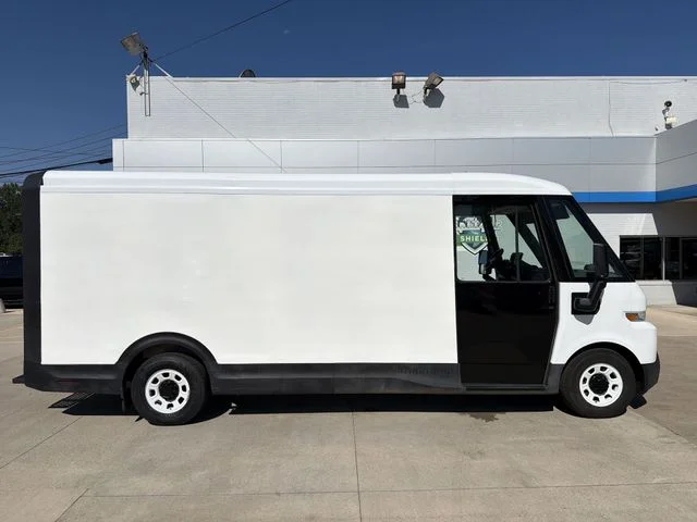 Used 2024 White BrightDrop Base image 11