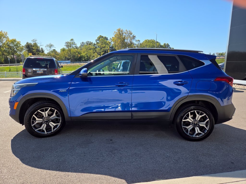 Used 2021 Neptune Blue Kia EX image 22