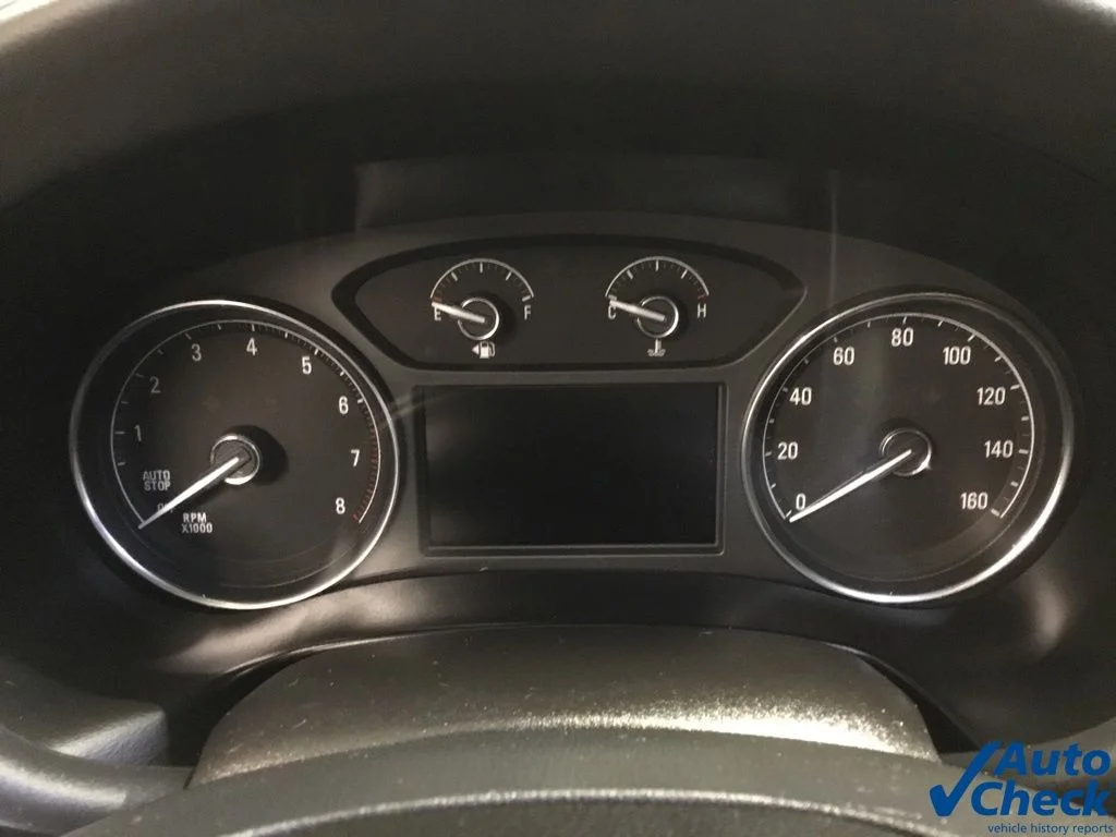 Used 2018 White Buick Essence image 51