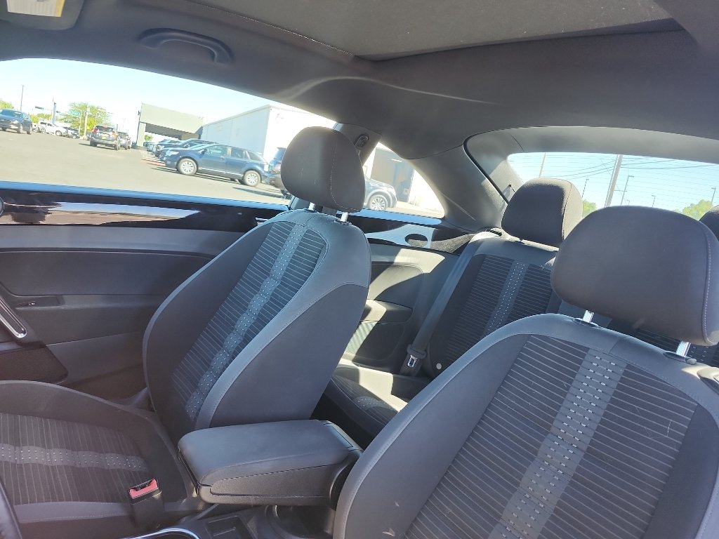 Used 2014  Volkswagen R-Line image 14