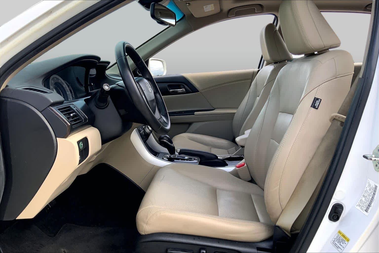 Used 2015  Honda  image 8